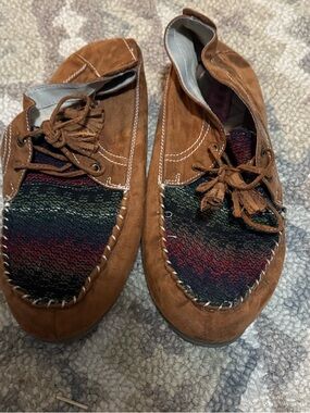 Kohl's Brown Suede Moccasin Shoes with Multicolor Knit Accents